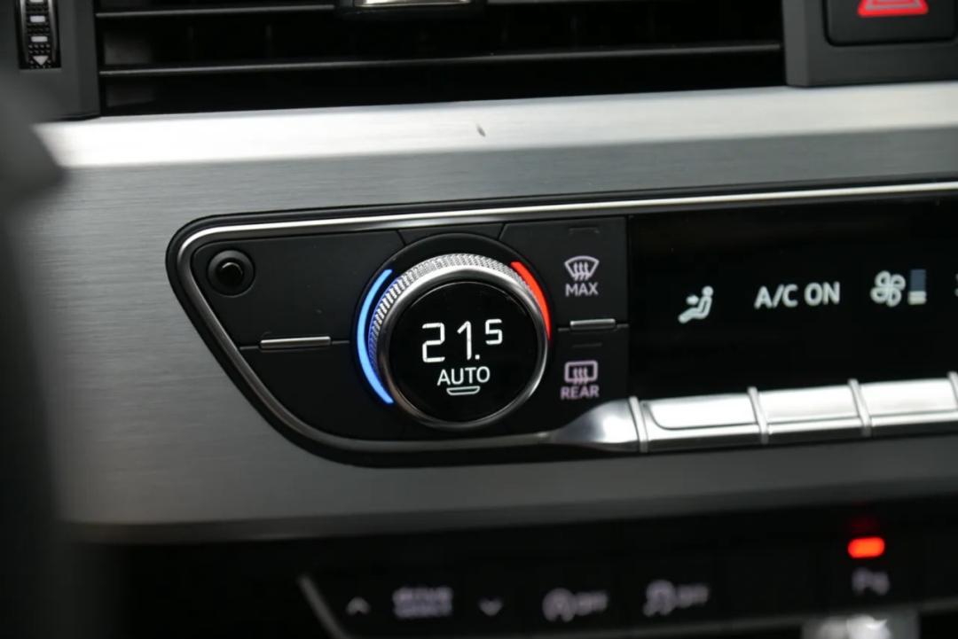 奥迪a4l 3.2 fsi quattro 旗舰型 (2019奥迪a4l quattro二手价格)