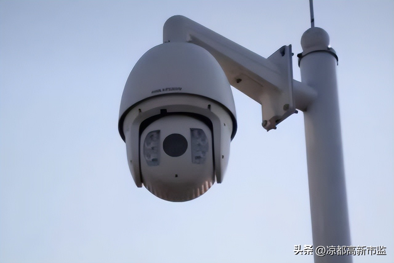 解读路上抓拍违章摄像头,十字路口抓拍违章几个摄像头