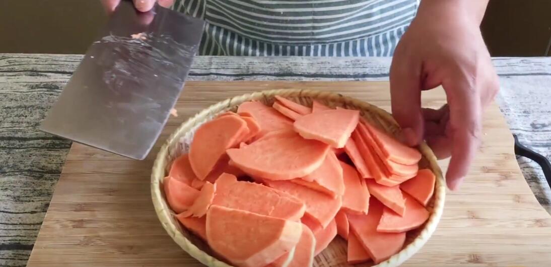 冬天手脚冰凉一定要多吃这个汤,手脚冰冷多吃这几道菜