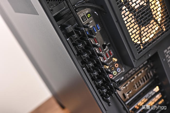 黑金全塔海景房——ROGZ790HERO+4080猛禽+追风者NV7装机展示