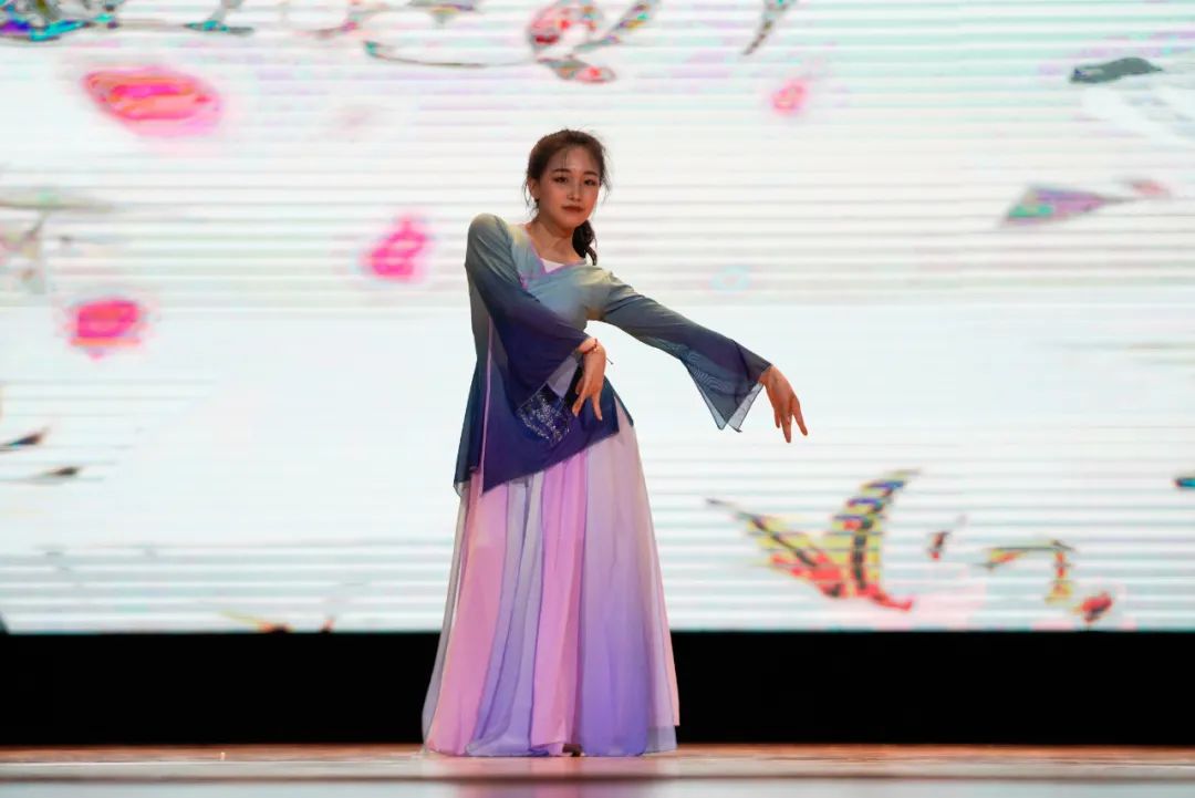 浠婂鑸炲姩,浠婂鑸炶捣鏉ュ箍鍦鸿垶