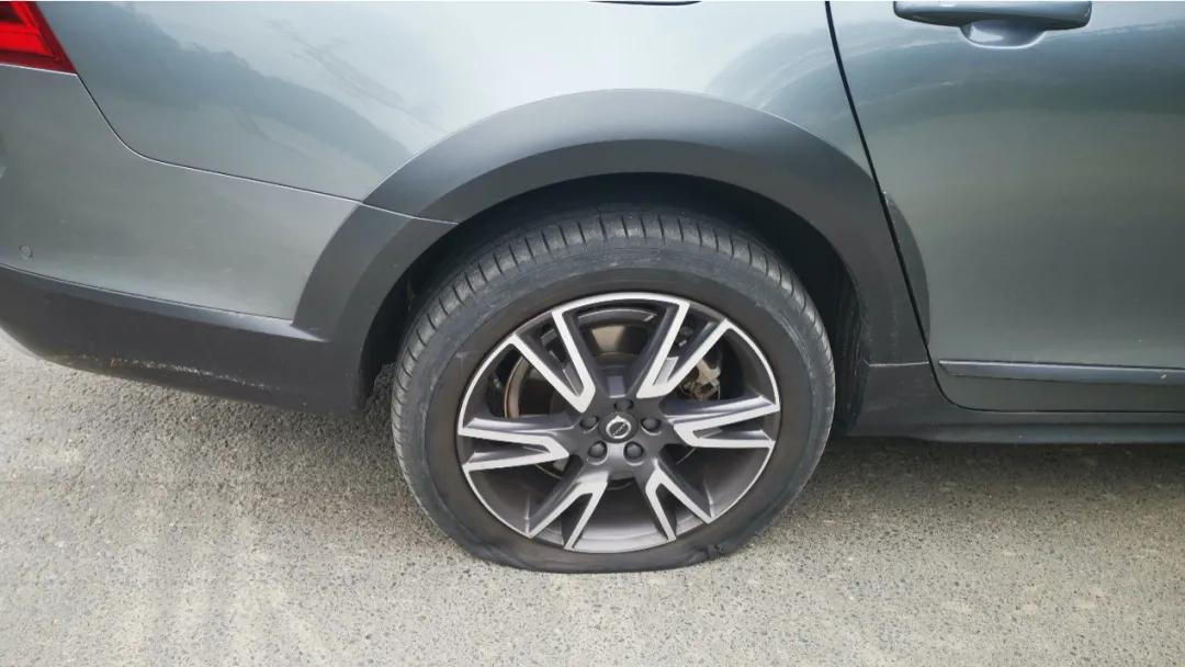 沃尔沃v90cc2022款试驾评测,沃尔沃v90和v90cc对比试驾