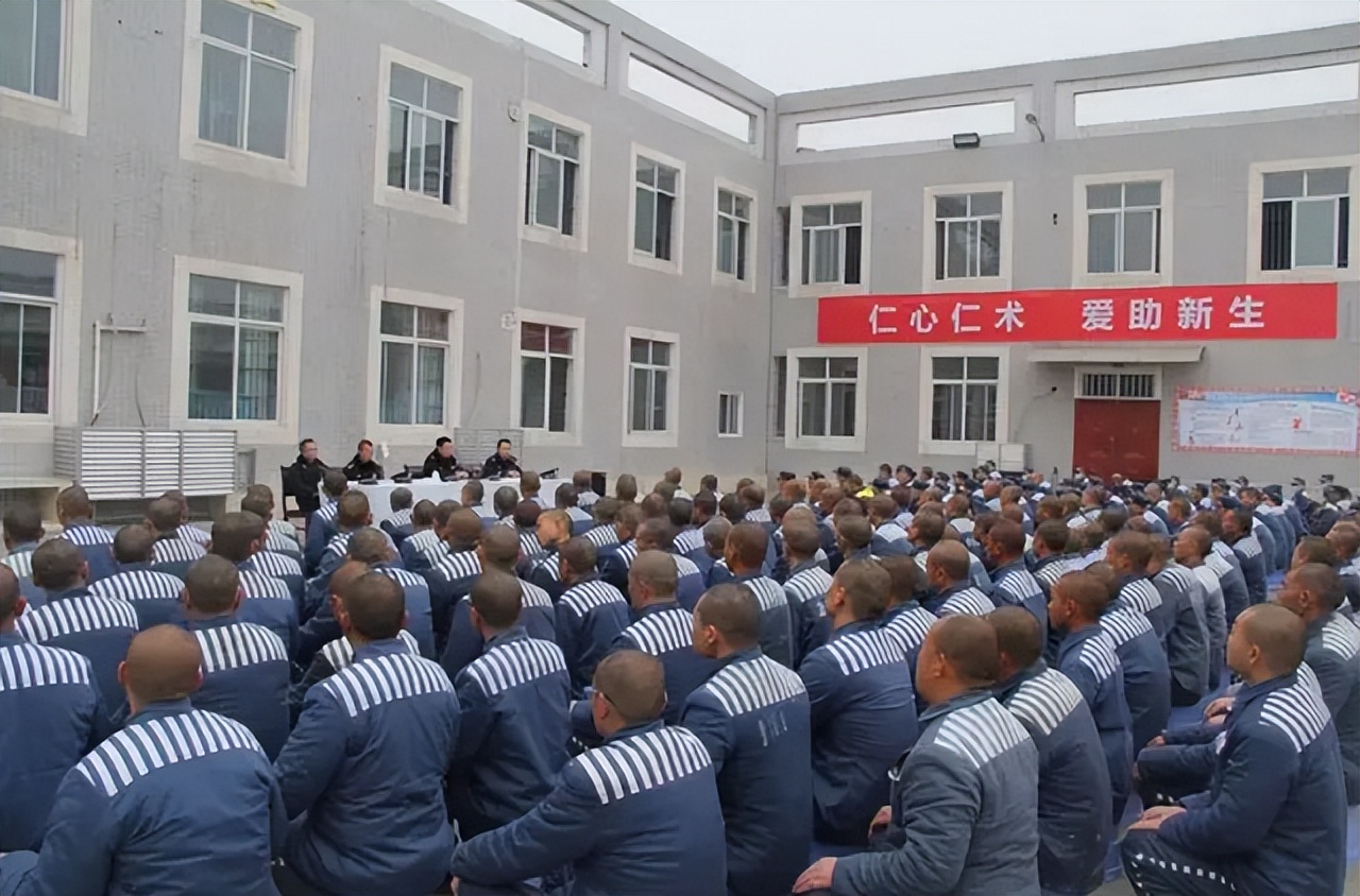 白宝山袭击装甲兵司令部,白宝山夜袭装甲兵