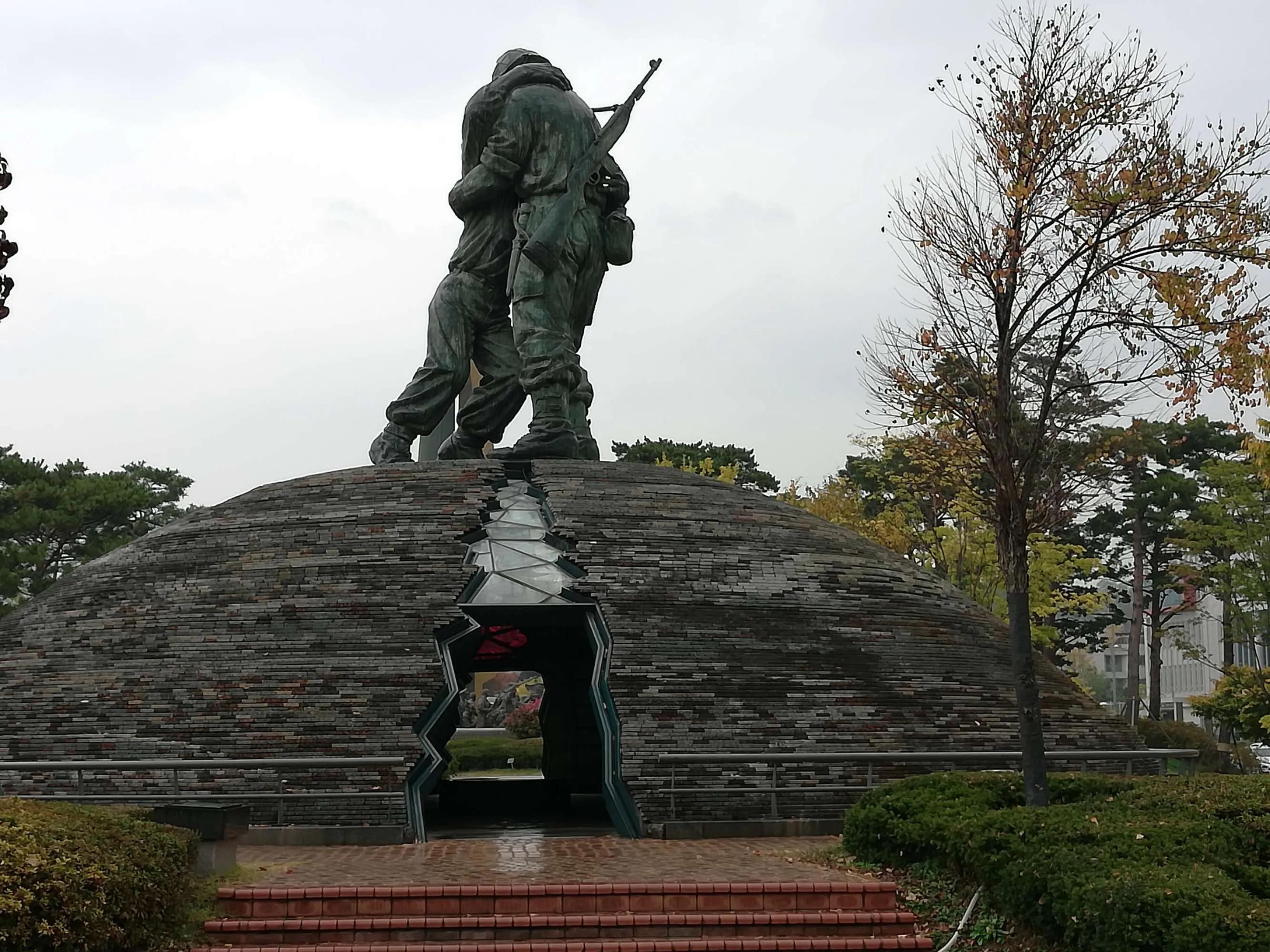 棣栧皵娓歌浣滄枃鐐硅瘎,棣栧皵娓歌涔嬩簩