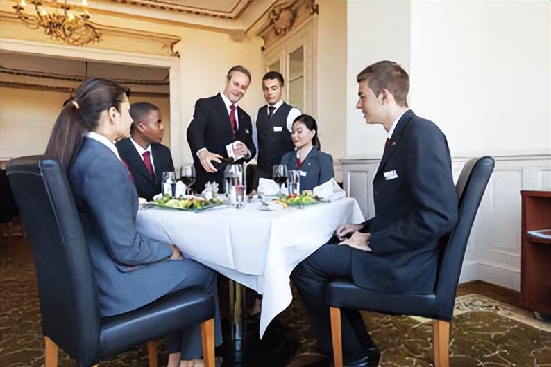 蒙特勒酒店管理大学课程,蒙特勒酒店工商管理学院