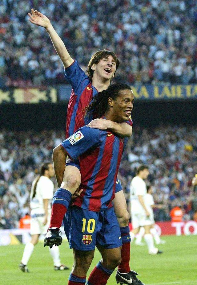 世界足坛十大经典照片,国际足坛10年百图经典瞬间盘点