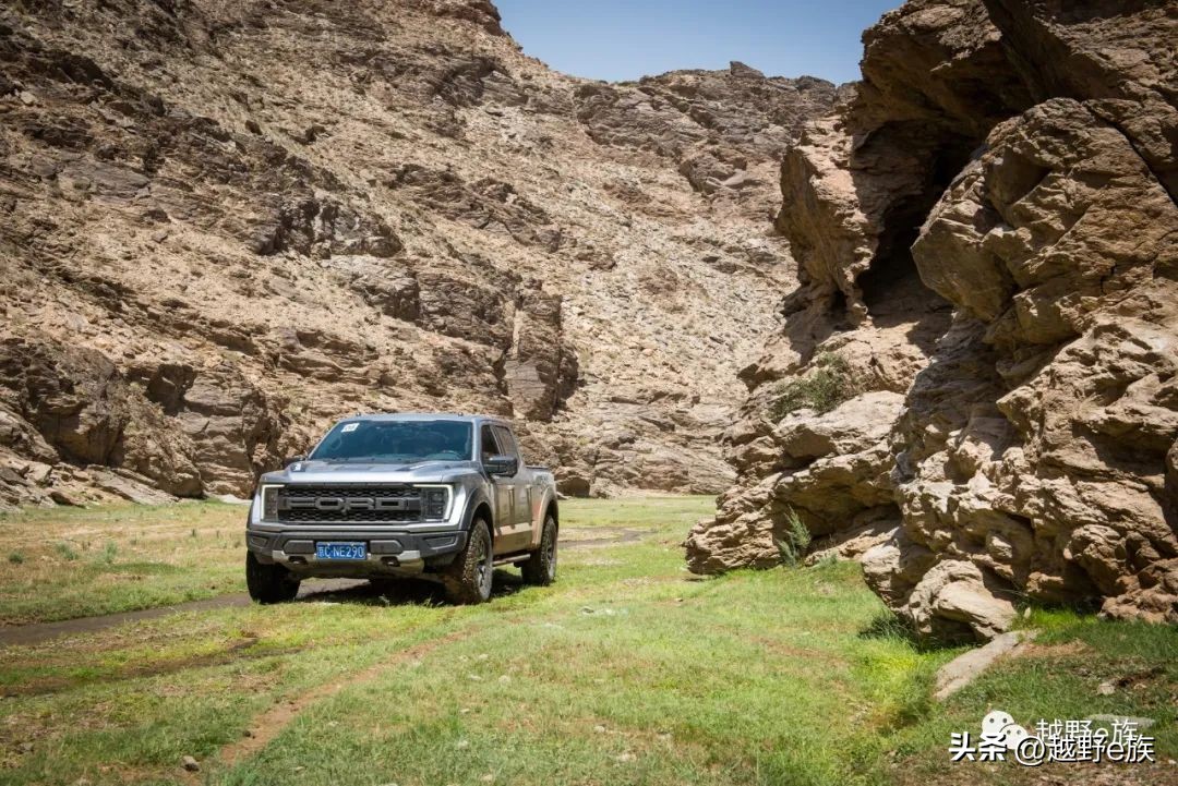 全新福特f-150猛禽最新消息曝光,第三代福特f-150猛禽依旧硬核