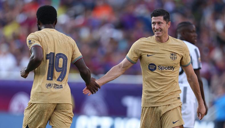 莱万两球拜仁客场6-2大逆转,莱万对战巴萨梅开二度