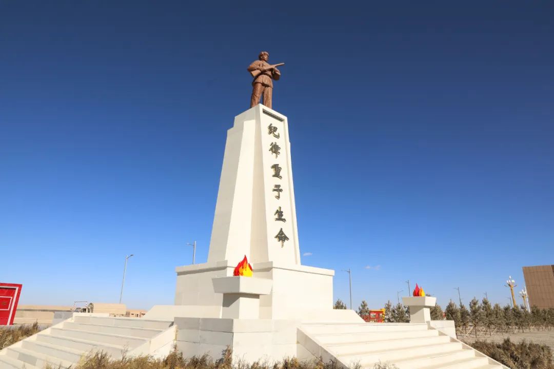 邱少云的一生视频简介,邱少云不同时间的事迹