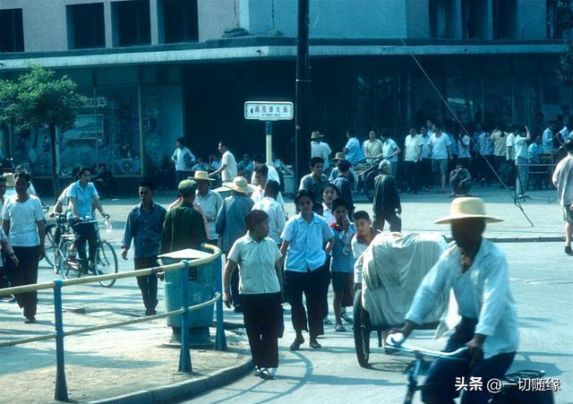 晚清真实：花楼女子媚态撩人，丰乳肥臀，30张老照片尽展风姿迷人