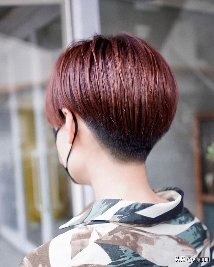 女孩子发型简单扎法10-14岁中短发,12-15岁学生适合的无刘海短发发型