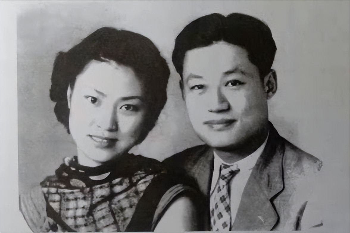 出国6年，丈夫终于归来，可苑茵却每晚背对他，原因令人心酸