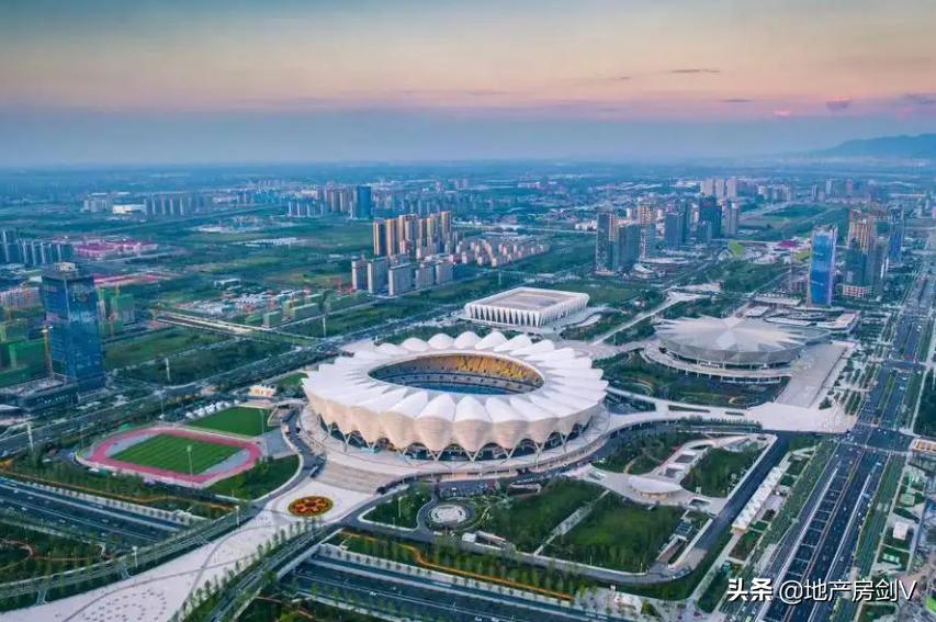 西安国际足球中心谁建的,华润置地代建西安陆港医院项目