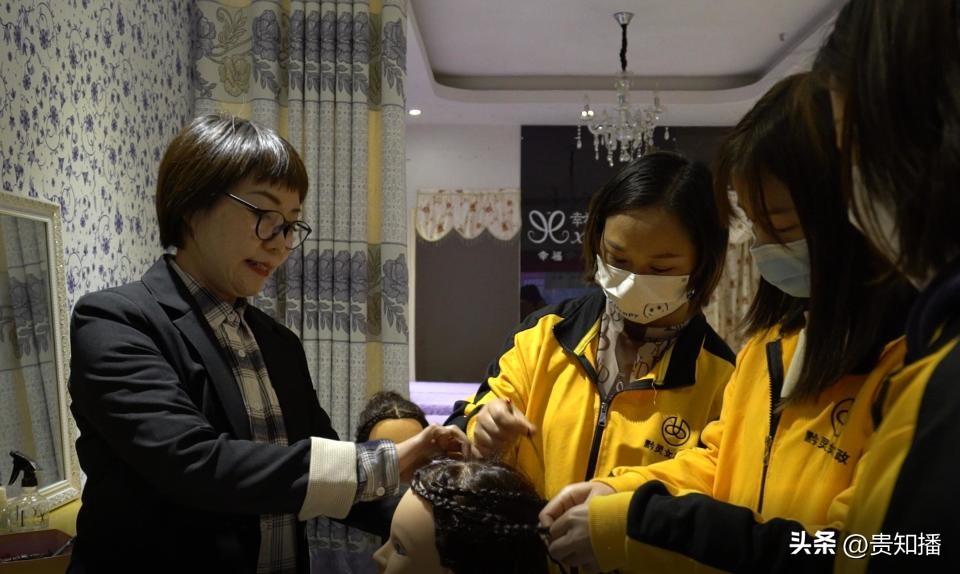 张梦超的创业故事村姑走出深山创办月嫂服务公司闯出一片新天地