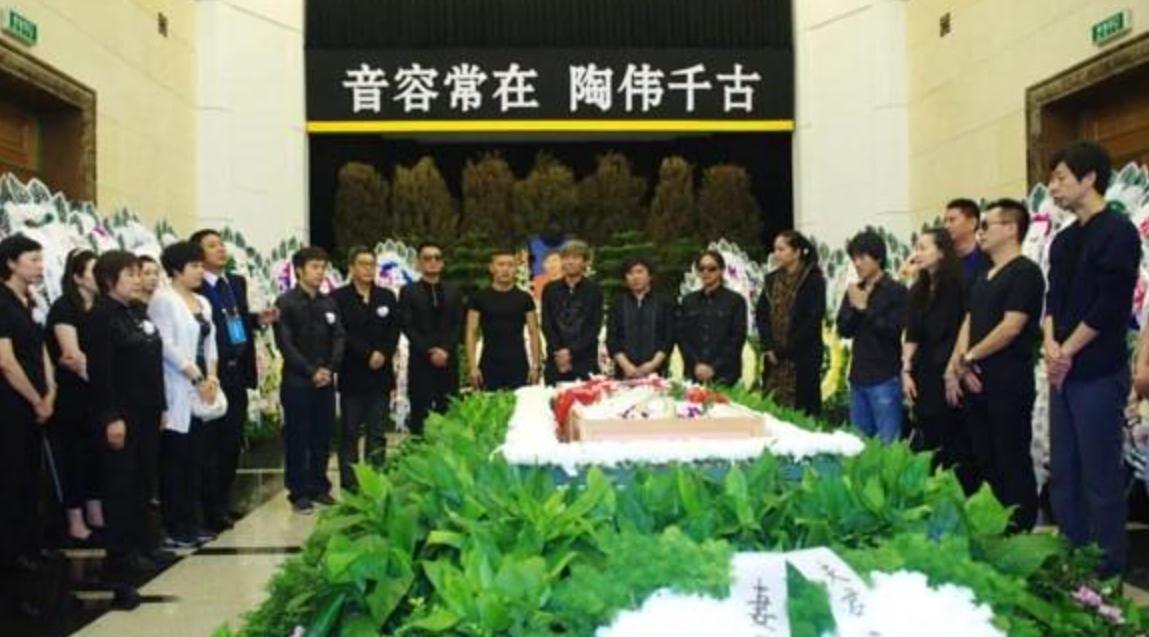 吕丽萍二婚丈夫照片,吕丽萍前后有三任丈夫