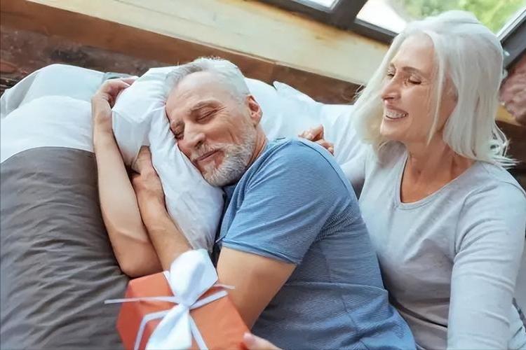 60岁后想有夫妻生活能吃他达拉非吗？上了年纪要怎样维持幸福生活
