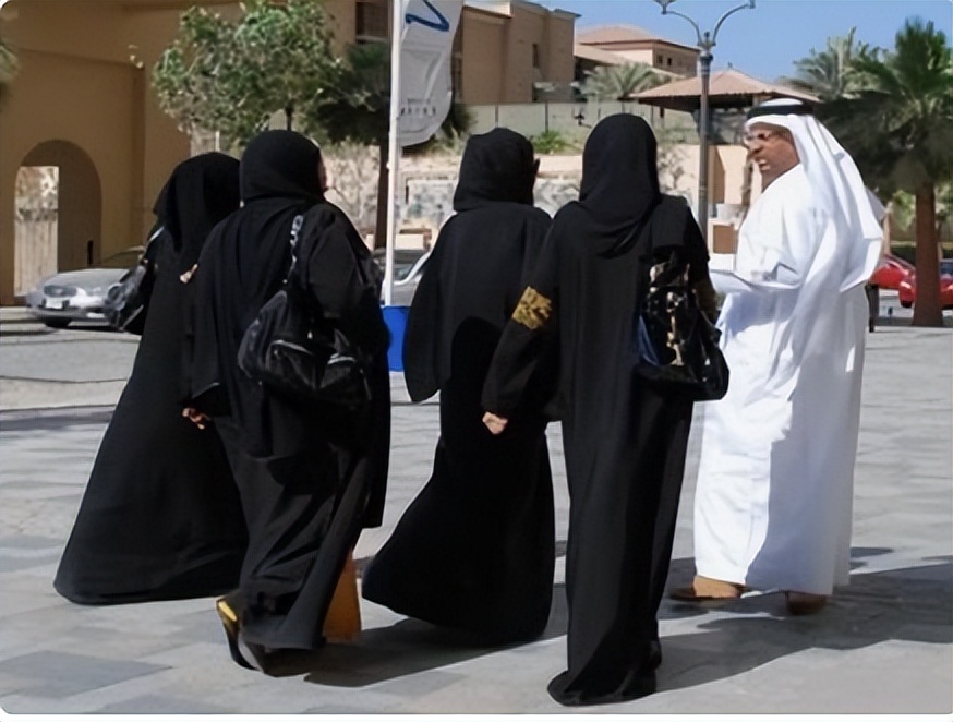 科威特是石油最多的国家吗,科威特的货币为什么这么值钱