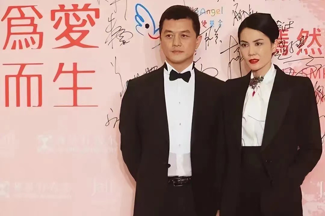 谢霆锋为什么苦追王菲,谢霆锋为什么只爱王菲