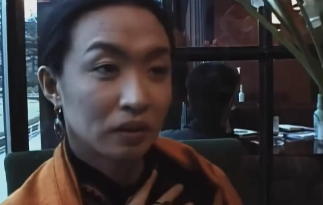 她总是喜欢对我翻白眼,她翻白眼怎么幽默回复