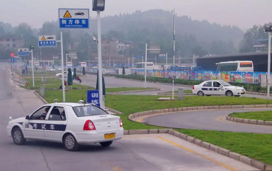 驾校的前景与趋势,驾校的发展与管理