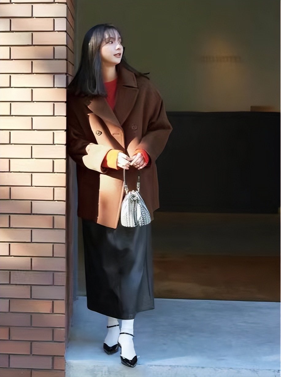掌握这三点大衣轻松穿出时髦感,穿大衣有技巧这样穿才好看
