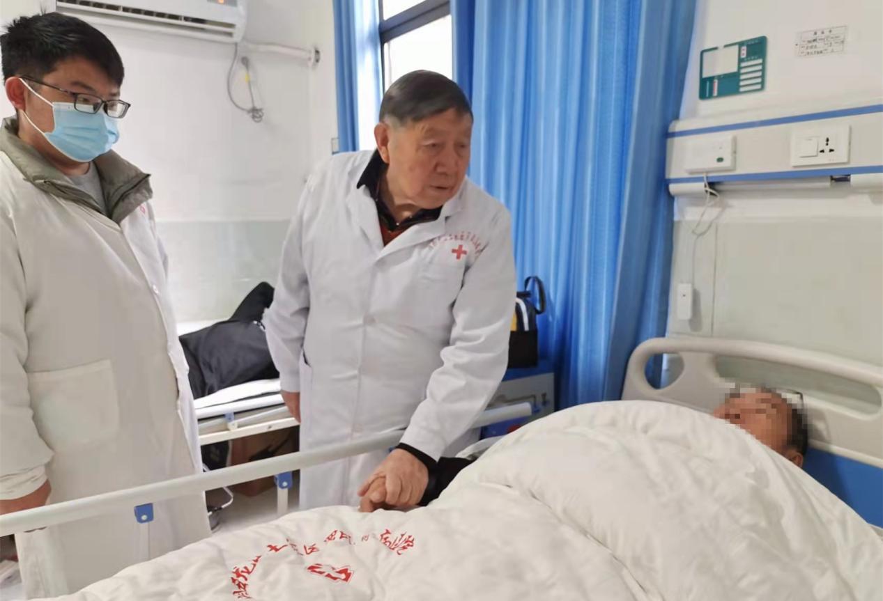 肾病综合征能根治吗？湘西罗大树：并非不治之症，不要盲目服药