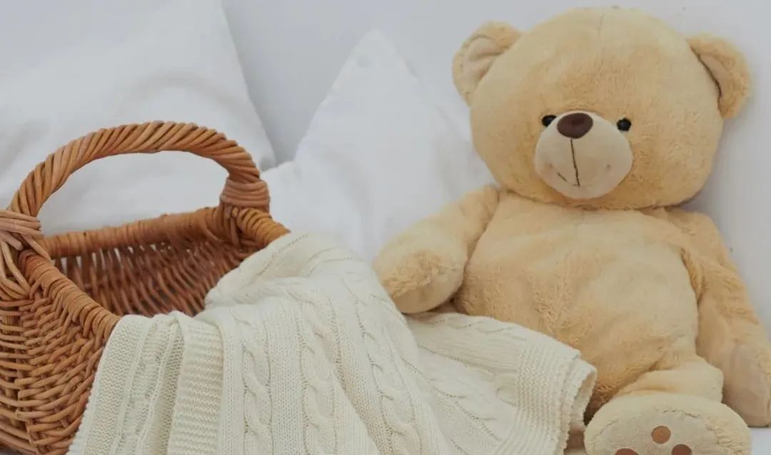 到医院生孩子要带什么证件,去医院生孩子要带啥东西