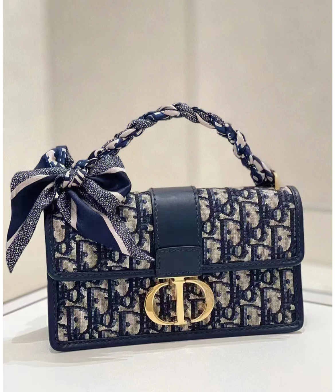 一万多的包包能够陪伴你多久,亲身经历告诉你,不过一个星期