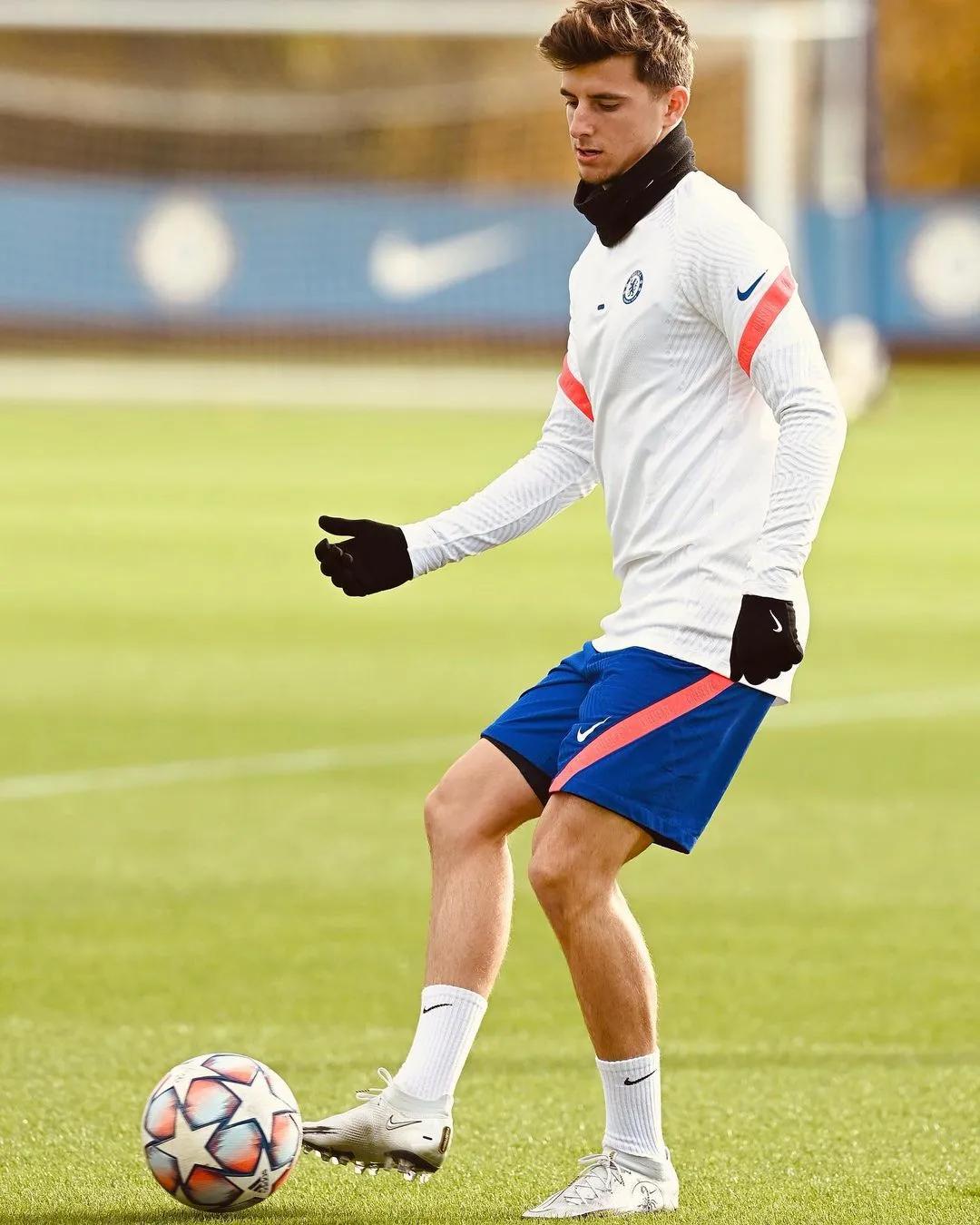 芒特英超首秀,切尔西的芒特照片