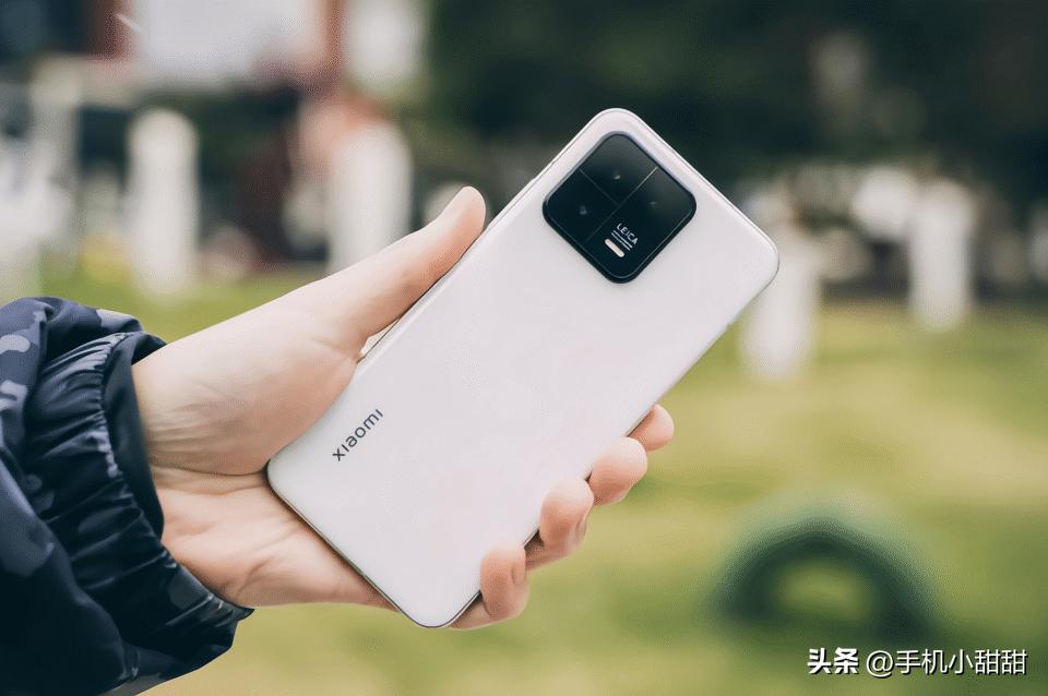 雷军的超大杯破发,雷军小米13发布会完整版