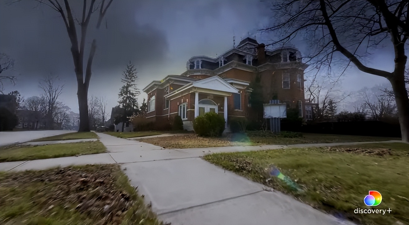 狠人！多伦多四口之家$60万买下殡仪馆，已经入住一年