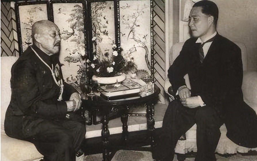 1950年大汉奸回国，才知亲生儿子是红色特工，感叹：你骗得我好苦