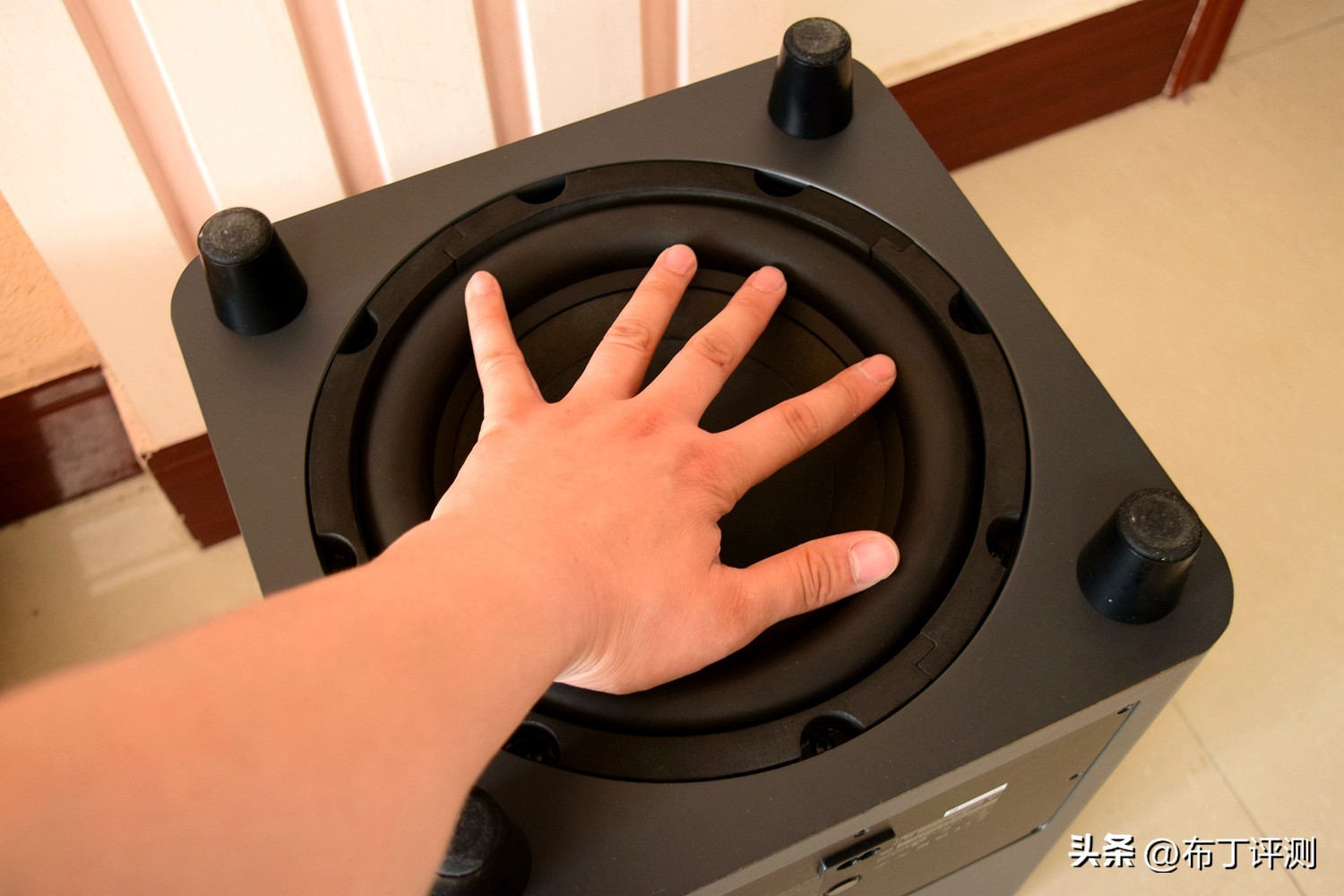 回音壁怎么调试音响效果,如何在家打造一个影院