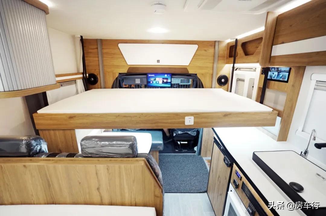 最新款进口顶级依维柯b型房车,依维柯房车推荐10万到20万之间7座