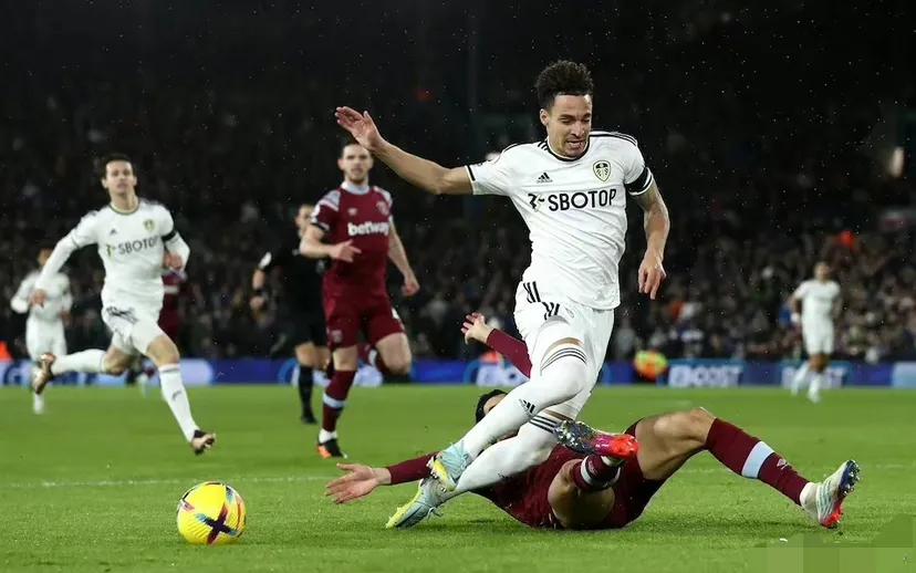 英超热刺力克曼城暂登积分榜榜首,英超积分榜利物浦2连胜升至第7