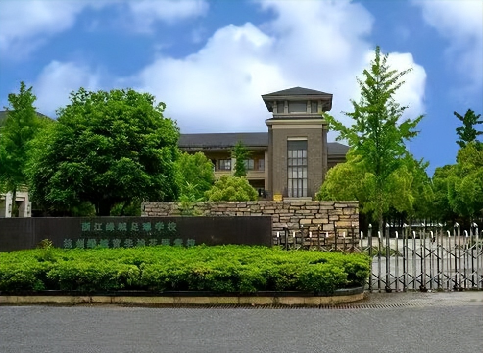 国足臭球,国足谈中国足球