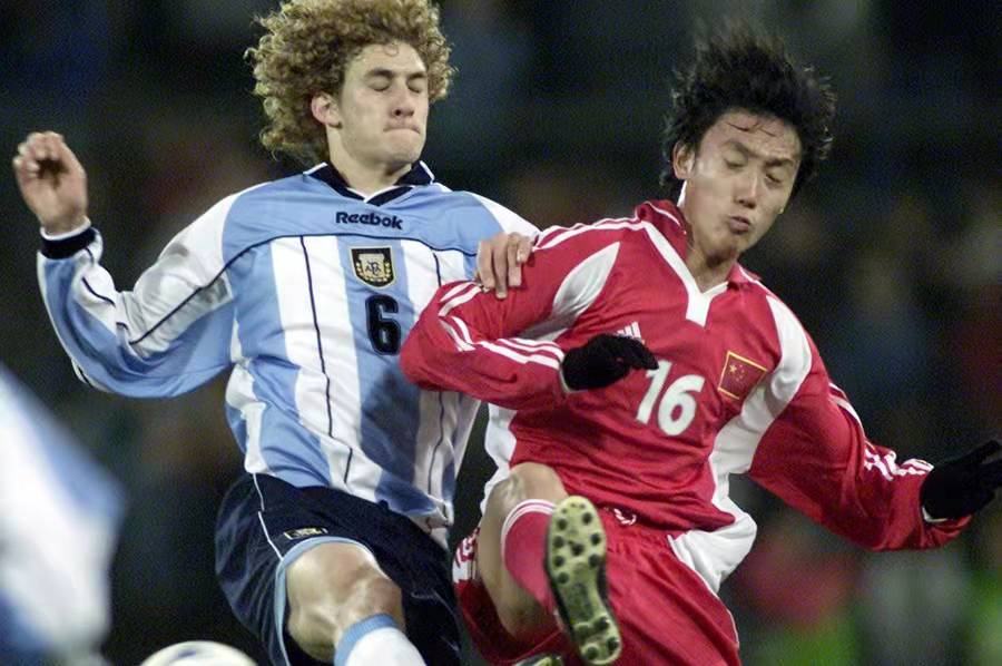 曲波世青赛1-2阿根廷,2001世青赛曲波进球谁助攻的