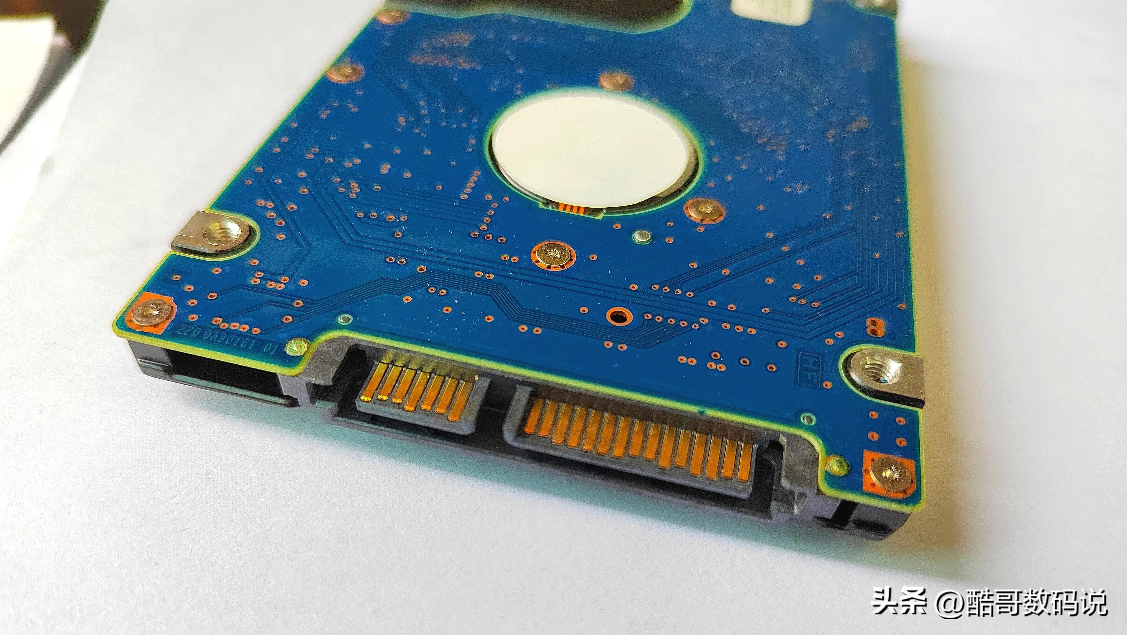 2.5寸硬盘安装笔记本电脑方法,笔记本电脑硬盘可以安装台式机吗