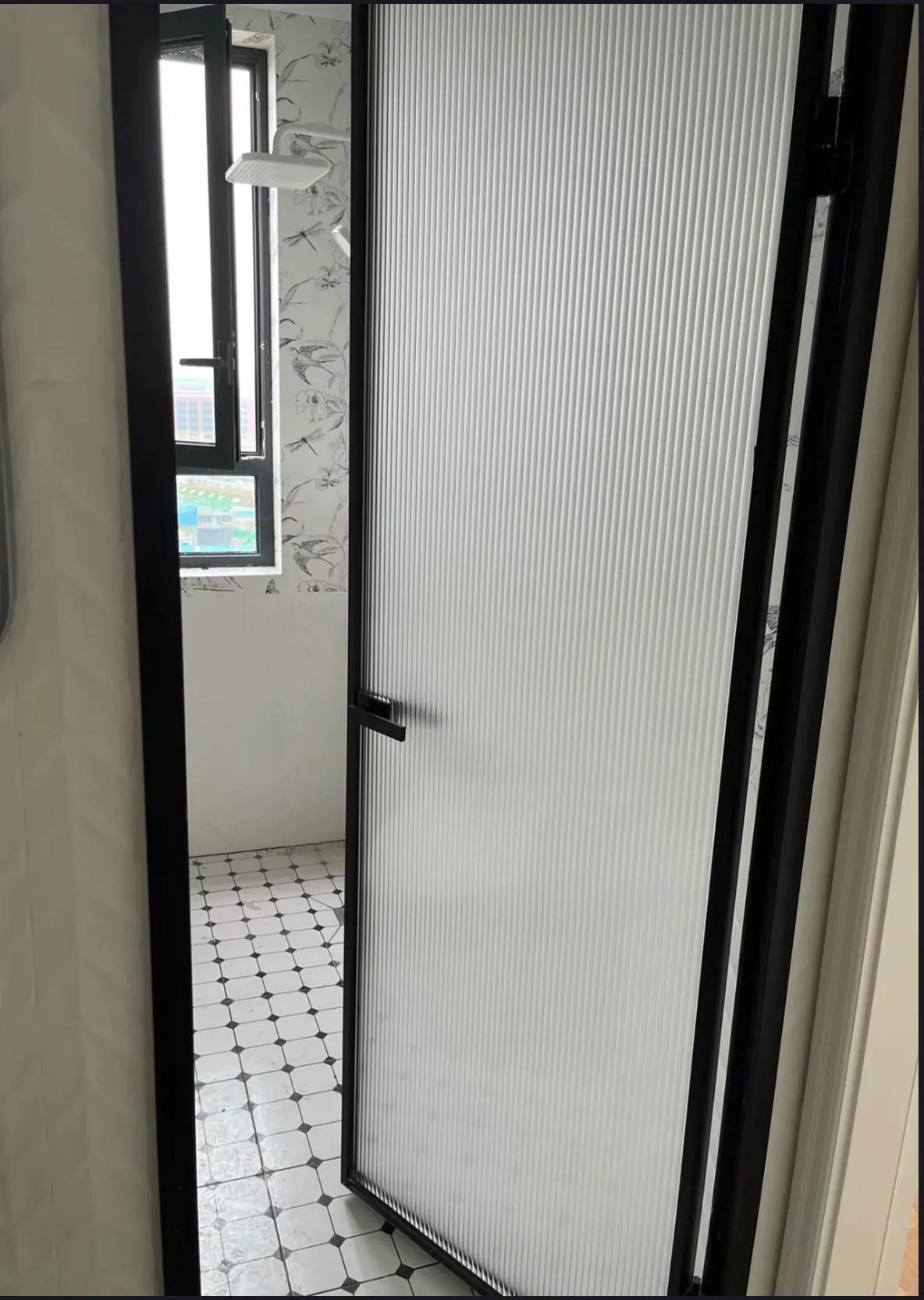 客卫门用实木门还是玻璃门,卫生间门是实木门还是铝合金门好