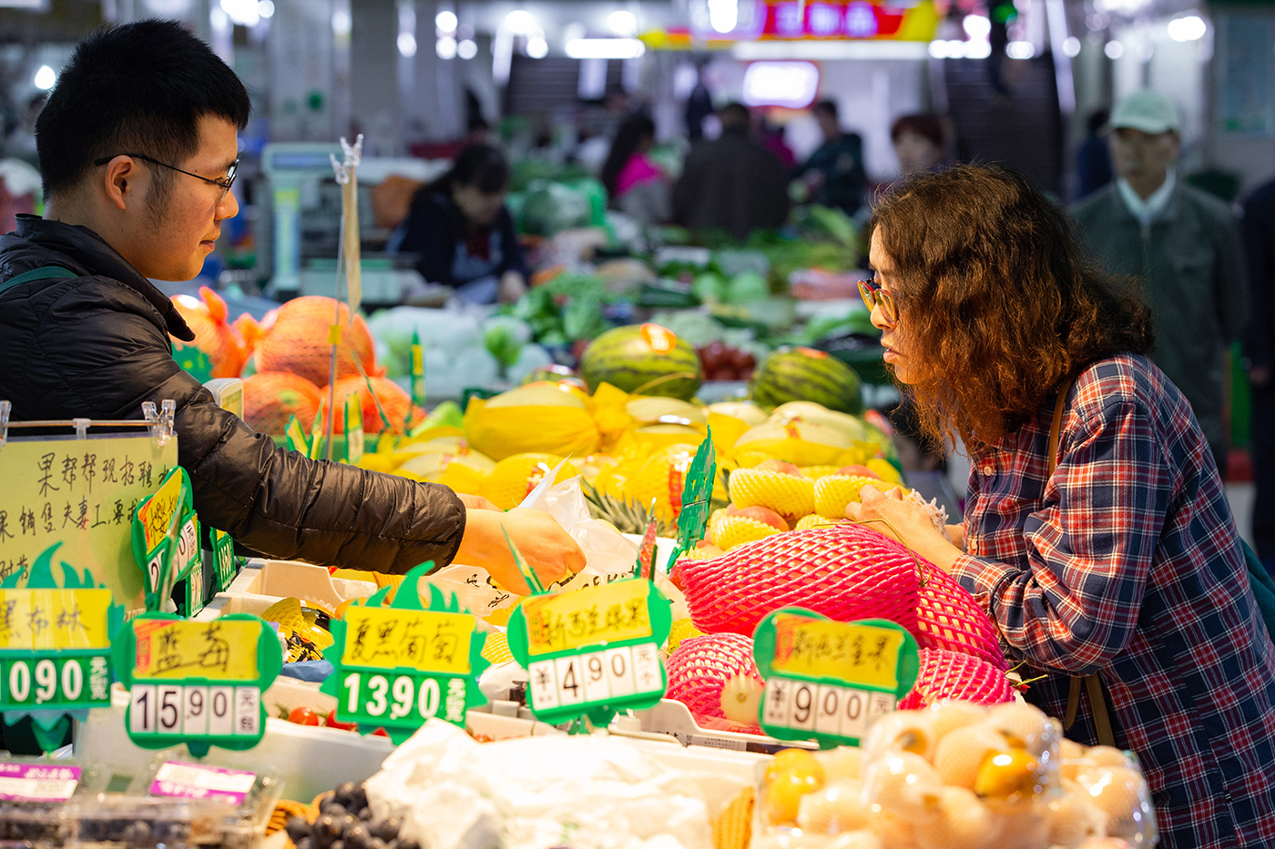 排队办签证出国,出国办证排队