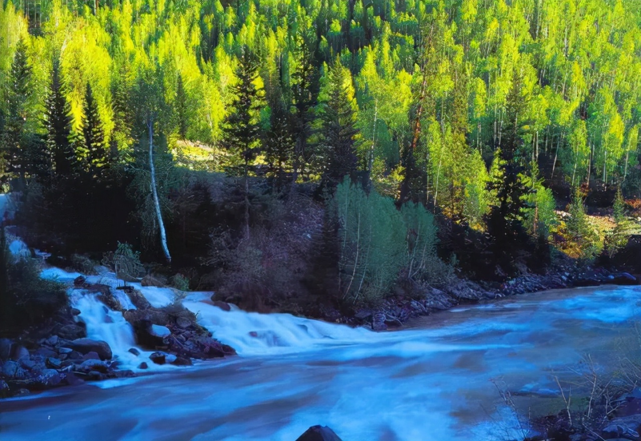 这条惊艳奇绝的公路,行走在天山脊梁上的最美景观公路