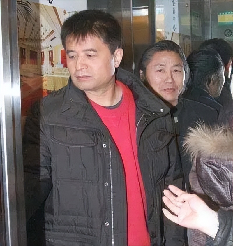 64岁毕福剑近况曝光！曾祸从口出被央视开除，如今竟成了如此模样