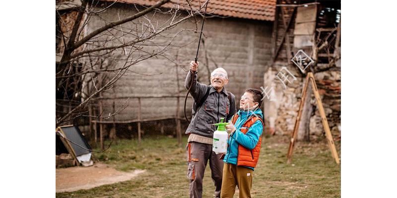 跟亲家旅游回来，碰巧更换相似微信头像，我收到一条儿媳发错语音