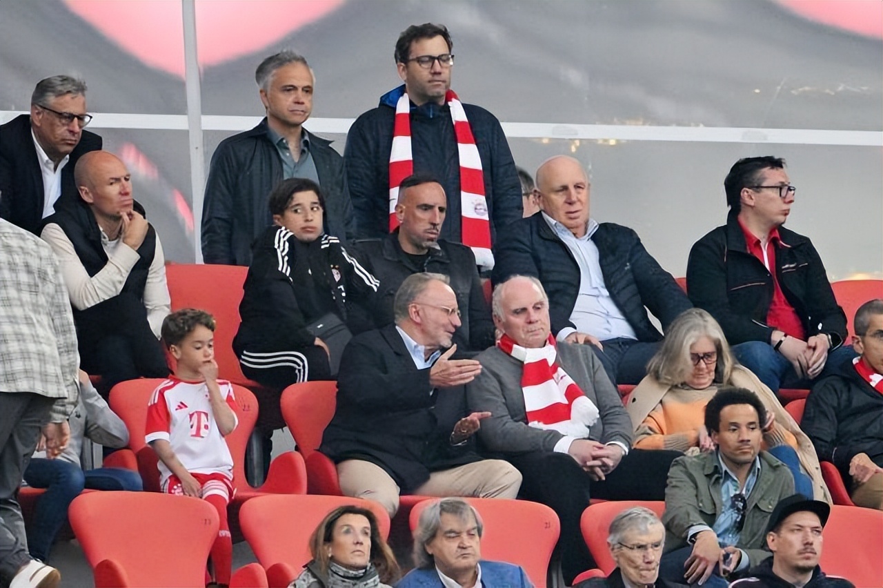 拜仁终结连续不胜的尴尬纪录,又见双杀解说视频