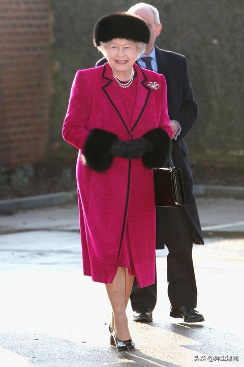 皇室蓝英国皇室衣服,英国王室穿什么颜色好看