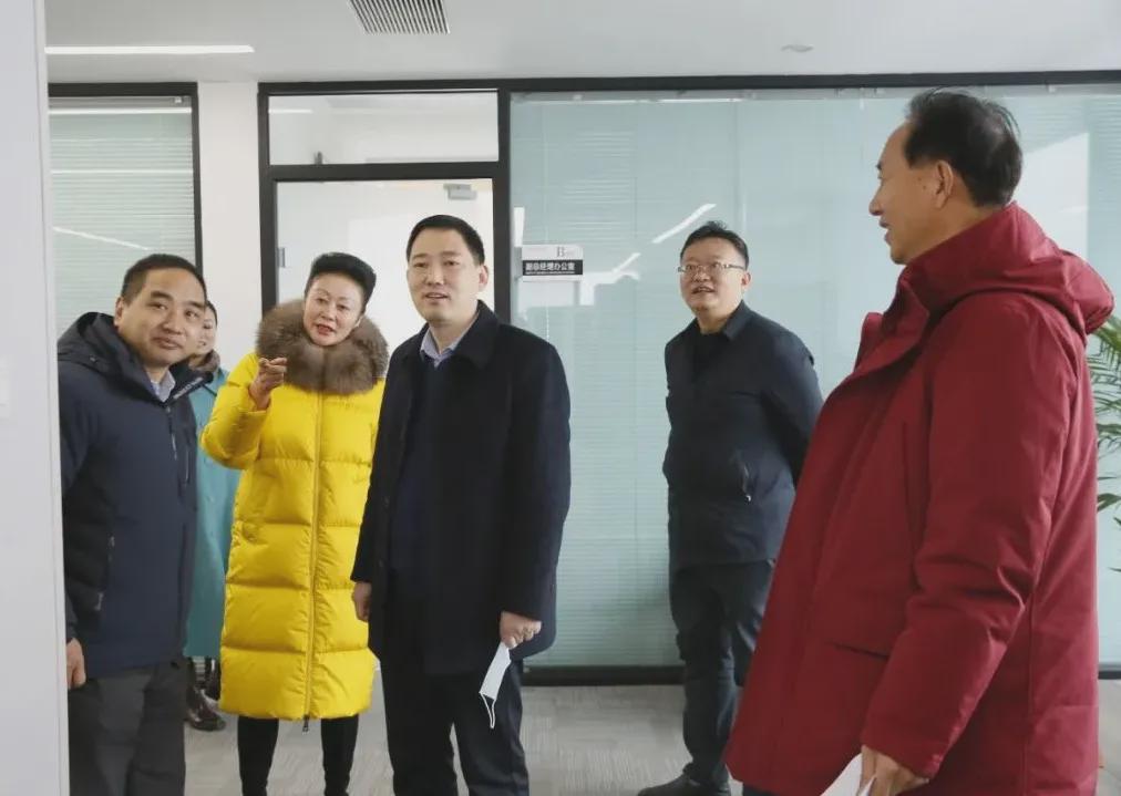 华信投资集团董事长,信阳华信投资集团黄在国