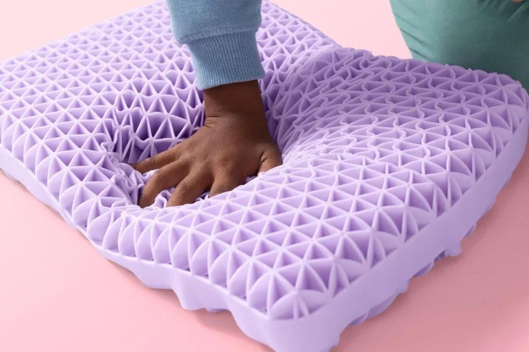 枕头里的「妖艳jian货」，值不值得买？