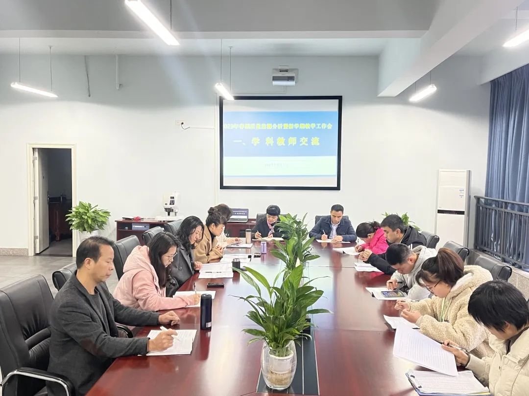 两江新区万年路小学是区重点吗,两江万年路小学