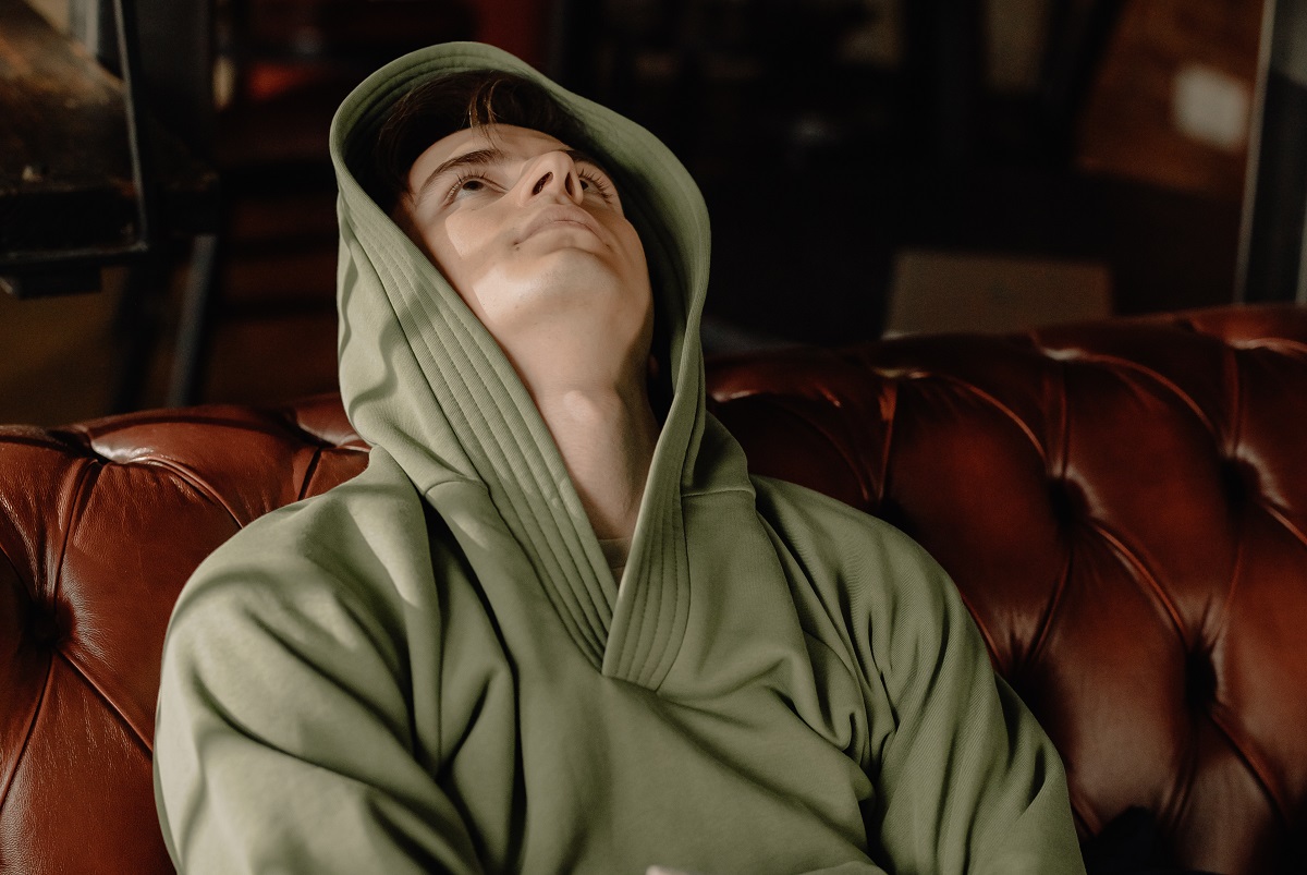 有个自私又强势的姐姐怎么办,遇到一个自私的弟弟应该怎么解决