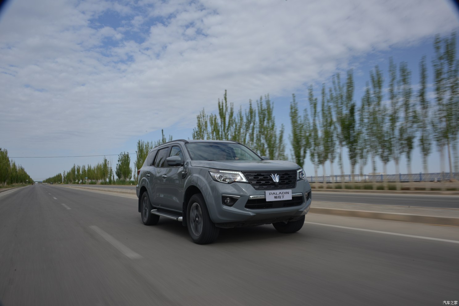 日产帕拉丁试驾视频,日产帕拉丁试驾